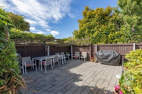 Photo of property in 32 Hillcrest Place, Avonhead, Christchurch, 8042