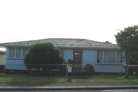 Photo of property in 43 Amberley Avenue, Te Atatu South, Auckland, 0610