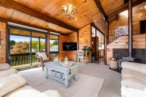 Photo of property in 30 Observatory Close, Whitby, Porirua, 5024