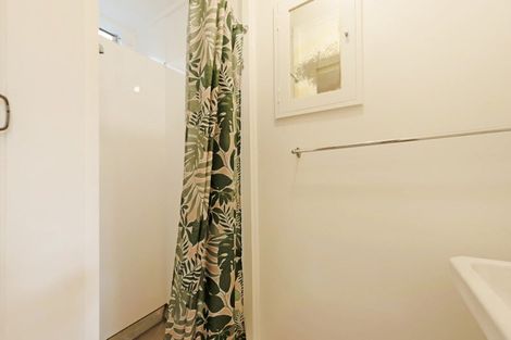 Photo of property in 58 Garden Road, Northland, Wellington, 6012