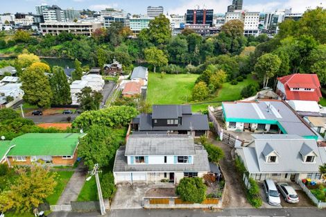 Photo of property in 165u2 River Road, Hamilton East, Hamilton, 3216