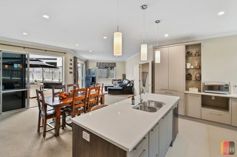 Photo of property in 242 Harbourside Drive, Karaka, Papakura, 2113