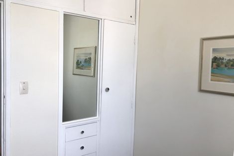 Photo of property in 2f7 Oriental Terrace, Mount Victoria, Wellington, 6011