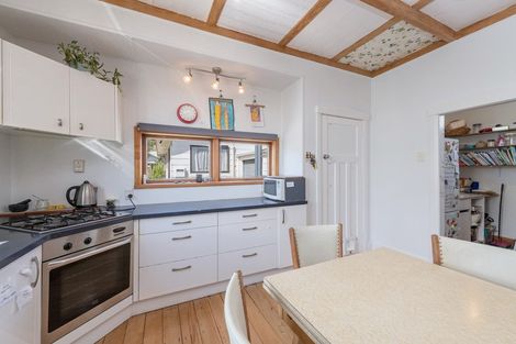 Photo of property in 129 Tipahi Street, Nelson South, Nelson, 7010