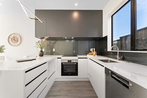 Photo of property in 122 Archibald Road, Kelston, Auckland, 0602