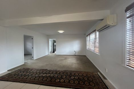 Photo of property in 1/7 Merton Avenue, Glenfield, Auckland, 0627