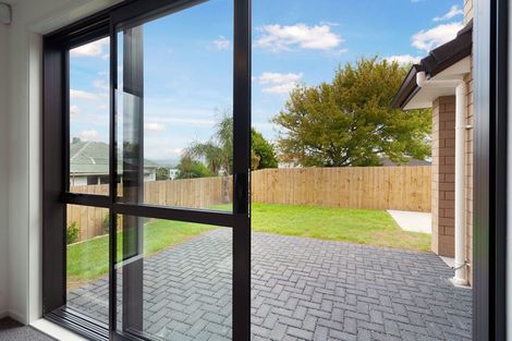 Photo of property in 8a Strid Road, Te Atatu South, Auckland, 0610