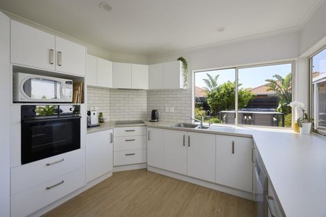 Photo of property in 22 Lotus Avenue, Mount Maunganui, 3116