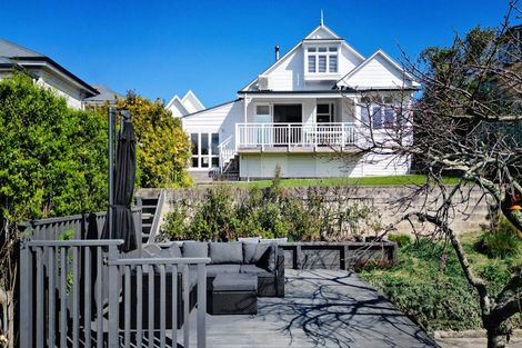 Photo of property in 13 Lincoln Road, Bluff Hill, Napier, 4110