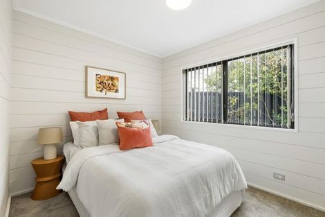 Photo of property in 10 Eagleson Street, Northcross, Auckland, 0632