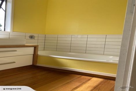 Photo of property in 72a Borich Road, Sunnyvale, Auckland, 0612