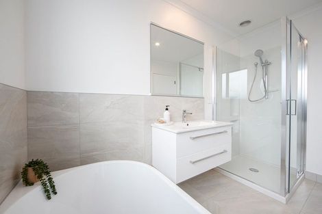 Photo of property in 31 Sycamore Drive, Sunnynook, Auckland, 0620