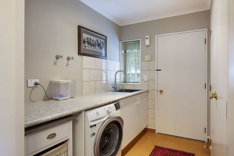 Photo of property in 12 Papawai Grove, Waikanae, 5036