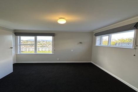 Photo of property in 74 Akaroa Drive, Maupuia, Wellington, 6022