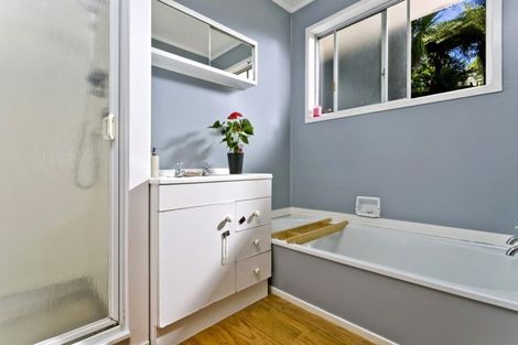 Photo of property in 73 Ayton Drive, Totara Vale, Auckland, 0629