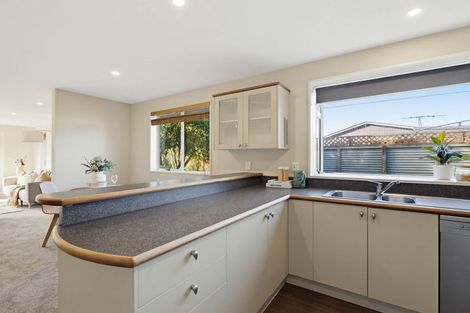 Photo of property in 28 Radiata Avenue, Parklands, Christchurch, 8083