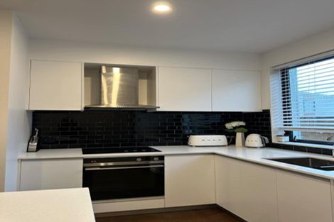 Photo of property in 12/166 Queens Drive, Lyall Bay, Wellington, 6022