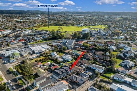 Photo of property in 10e Roberts Road, Te Atatu South, Auckland, 0610