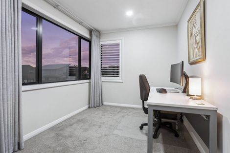Photo of property in 10 Tawatawa Street, Long Bay, Auckland, 0630