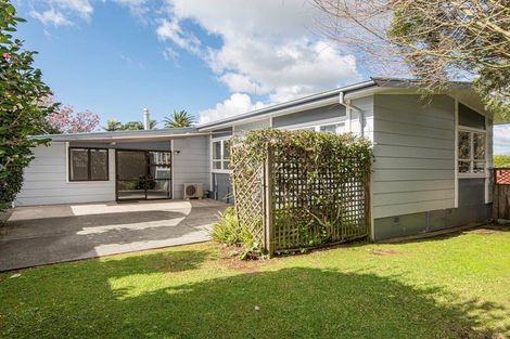 Photo of property in 10 Windsor Avenue, Waikanae, 5036