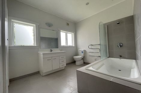 Photo of property in 29a Miro Street, New Lynn, Auckland, 0600