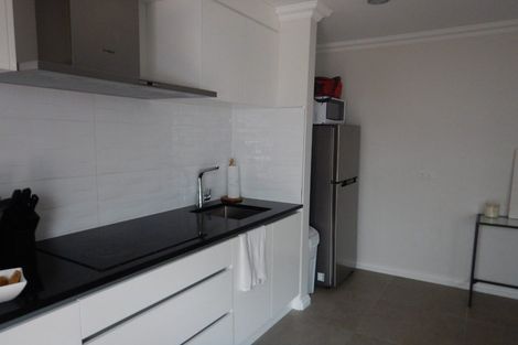 Photo of property in 50 Colliston Rise, Pinehill, Auckland, 0632
