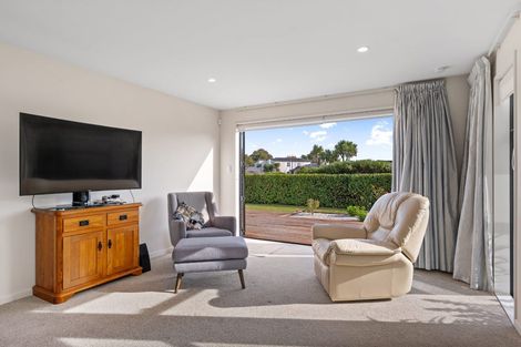 Photo of property in 6 Kilkivan Lane, Broomfield, Christchurch, 8042