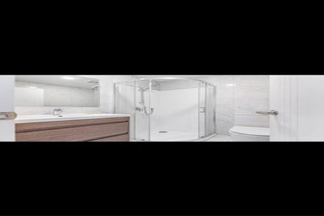 Photo of property in 5/3 Beach Road, Te Atatu Peninsula, 0610