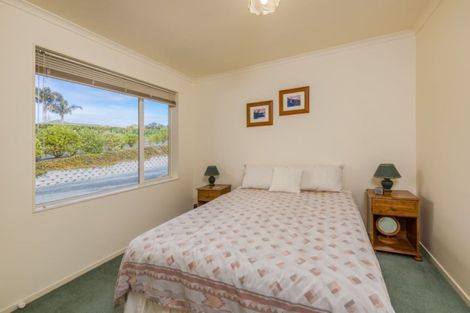 Photo of property in 2 Ocean View Road, Cable Bay, 0420
