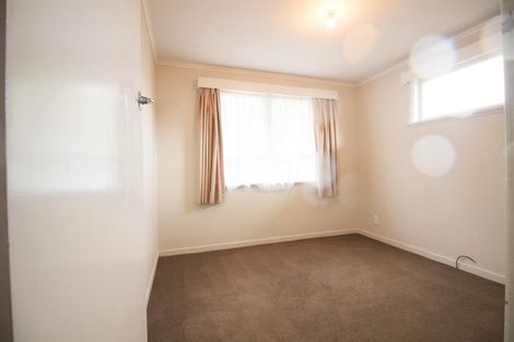 Photo of property in 16 Pomaria Road, Henderson, Auckland, 0610