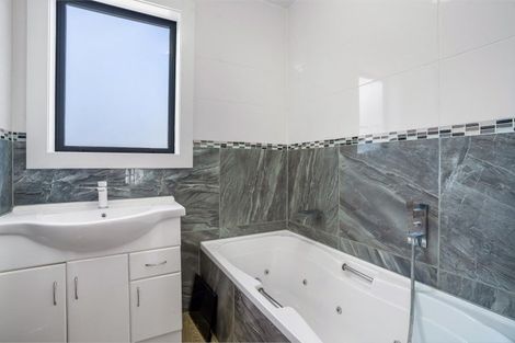 Photo of property in 33 Mary Street, Winton, 9720