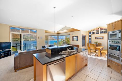 Photo of property in 10 Lismore Street, Wanaka, 9305