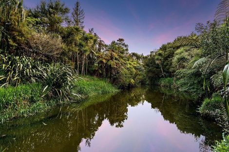 Photo of property in 61 Don Buck Road, Massey, Auckland, 0614
