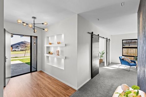 Photo of property in 42 Sardinia Grove, Fitzherbert, Palmerston North, 4410