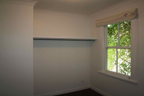 Photo of property in 24 Garden Road, Northland, Wellington, 6012