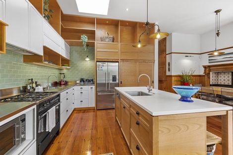 Photo of property in 11 Trelissick Crescent, Ngaio, Wellington, 6035