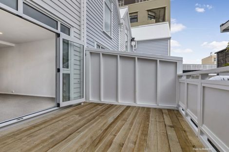 Photo of property in Victoria Villas, 43/35u Pirie Street, Mount Victoria, Wellington, 6011