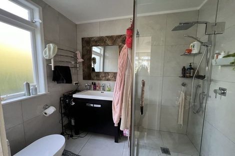 Photo of property in 1/44 Deuxberry Avenue, Northcote, Auckland, 0627