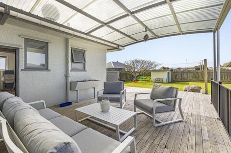 Photo of property in 15 Tasman Street, Opunake, 4616