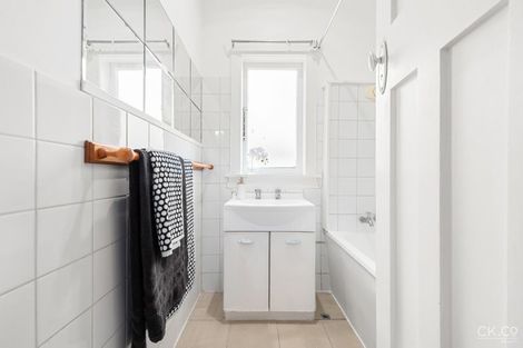 Photo of property in 146 Randwick Road, Moera, Lower Hutt, 5010