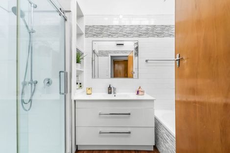 Photo of property in 9 Highbury Drive, Levin, 5510