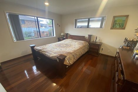 Photo of property in 7 Mark Edward Drive, Half Moon Bay, Auckland, 2012