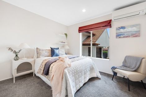 Photo of property in 9 Kentia Way, Somerville, Auckland, 2014