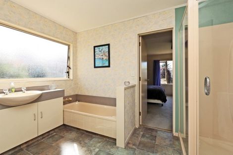 Photo of property in 34 Avondale Road, Taradale, Napier, 4112