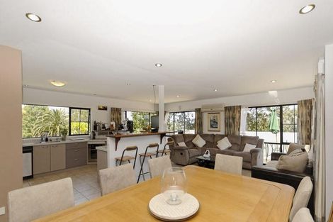 Photo of property in 2 Cyclarama Crescent, Massey, Auckland, 0614