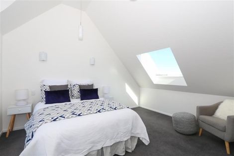 Photo of property in 33u2 Hawker Street, Mount Victoria, Wellington, 6011