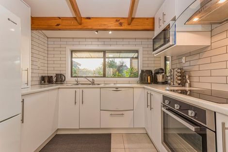 Photo of property in 32 Glucina Avenue, West Harbour, Auckland, 0618