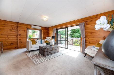Photo of property in 64 Waimumu Road, Massey, Auckland, 0614