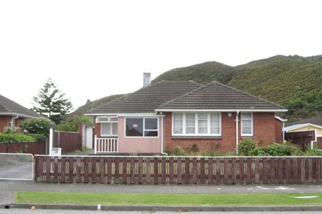 Photo of property in 2/108 Hewer Crescent, Naenae, Lower Hutt, 5011