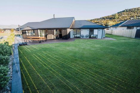 Photo of property in 5 Tahi Street, Albert Town, Wanaka, 9305